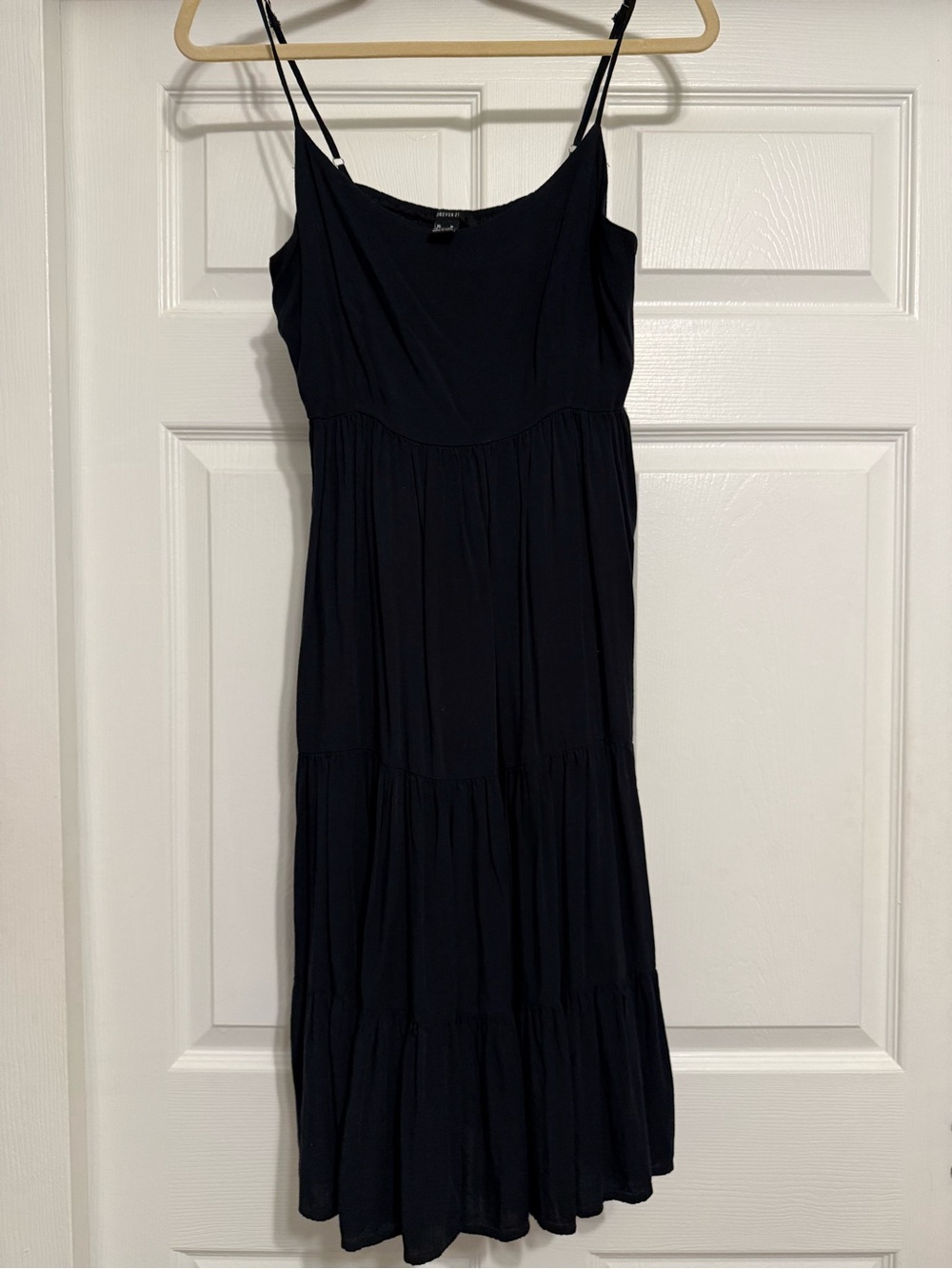 Forever 21 Maxi Spaghetti Strap Dress in Black - Size Medium